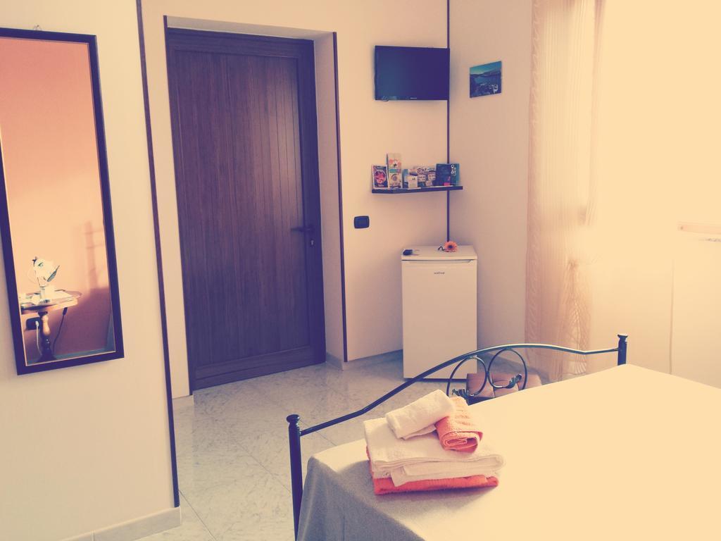 B&B L'Oasi Del Sole Уджано-ла-Кьеза Номер фото